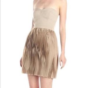 BCBG Angel The Strapless Pleated Skirt Dress size us 4